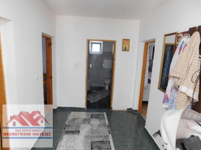 KUĆA, 270 M2 PETROVAC + 6 ARI PLACA, CENA – 120. 000 E