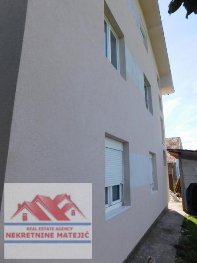 KUĆA, 270 M2 PETROVAC + 6 ARI PLACA, CENA – 120. 000 E