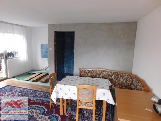 KUĆA, BRESNICA, 250 M2, PLAC 7, 8 A, CENA - 160. 000E