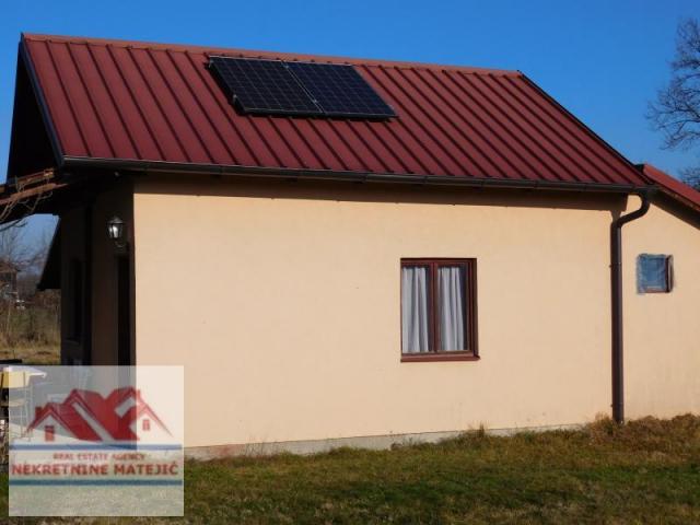 VIKEND-KUĆA 40M2+31 ARI PLACA, STRUJA VODA, OGRAĐENO, CVETOJEVAC–28. 900 E