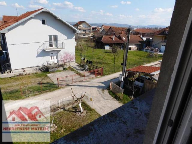 KUĆA, 270 M2 PETROVAC + 6 ARI PLACA, CENA – 120. 000 E