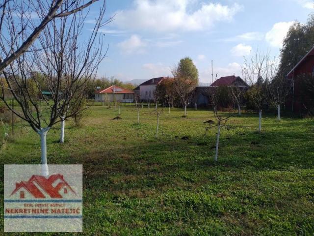 VIKEND-KUĆA 40M2+31 ARI PLACA, STRUJA VODA, OGRAĐENO, CVETOJEVAC–28. 900 E