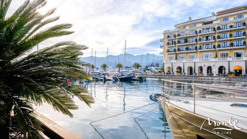 STAN SA 2 SPAVAĆE SOBE I PREKRASNIM POGLEDOM U BAJI, PORTO-MONTENEGRO