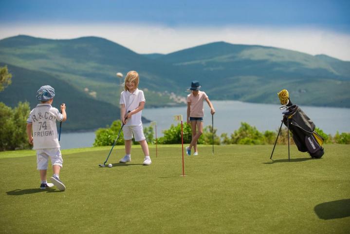 PRVE GOLF REZIDENCIJE U CRNOJ GORI - GRADSKE KUĆE I VILE