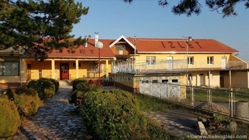 Restoran 632m2 na 40 ari - Baćevac