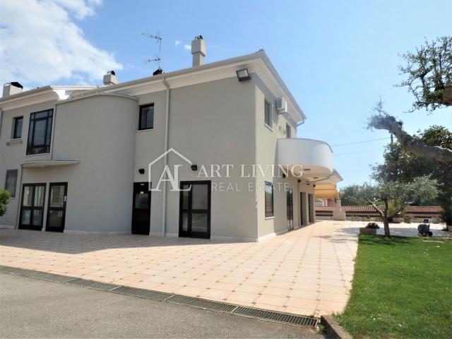 Umag-surroundings, apartment villa 150m from the sea