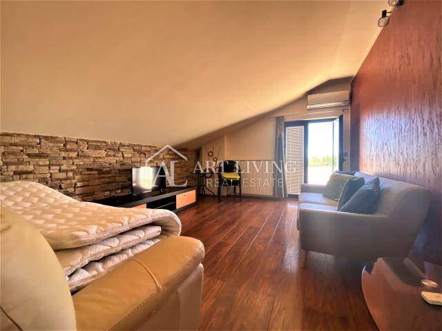 Umag-surroundings, apartment villa 150m from the sea