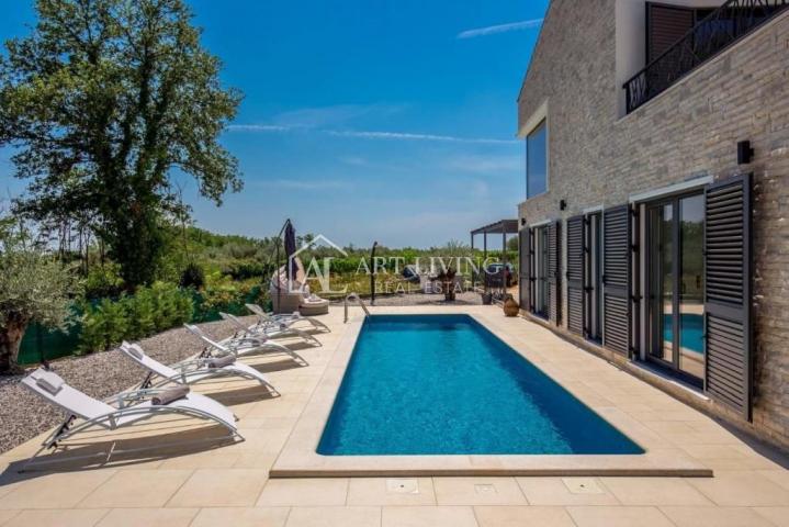 Novigrad-Umgebung, charmante Villa mit Pool, neu gebaut