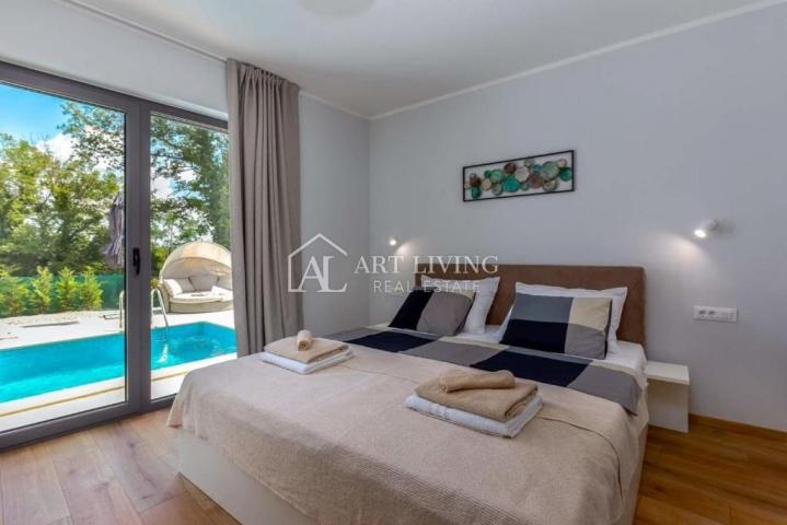 Novigrad-Umgebung, charmante Villa mit Pool, neu gebaut