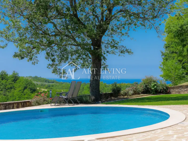 Buje-Umgebung, eine schöne Villa im istrischen Stil mit freiem Blick und einem Swimmingpool