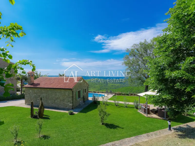 Buje-Umgebung, eine schöne Villa im istrischen Stil mit freiem Blick und einem Swimmingpool