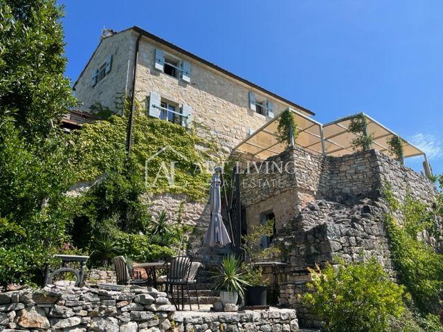 Buje- okolica, kamena Istarska vila s jedinstvenim pogledom na more i pejzaž