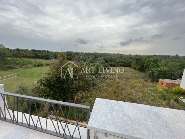 Poreč - Umgebung, TOP-Wohnung im 1. Stock mit einer Dachterrasse von 90 m2