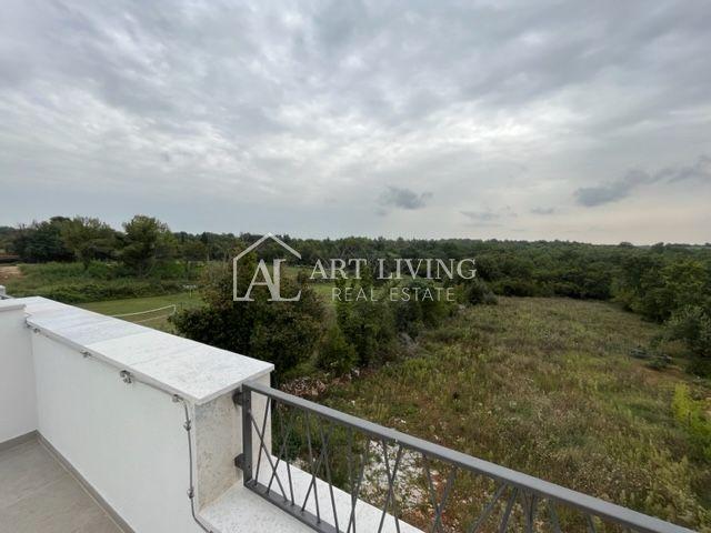 Poreč - Umgebung, TOP-Wohnung im 1. Stock mit einer Dachterrasse von 90 m2