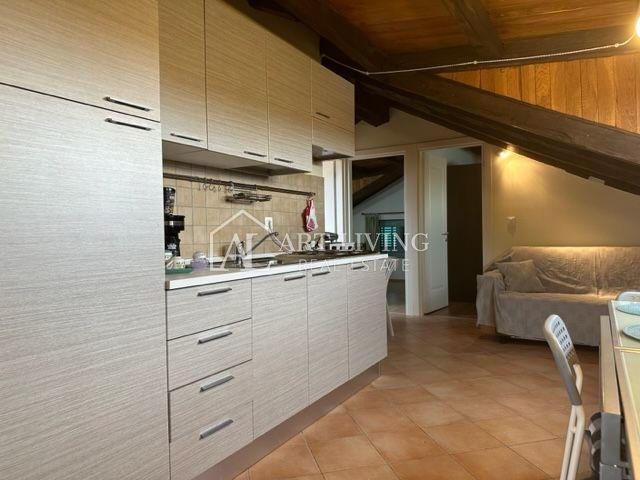 Istria, Poreč, surroundings - two-room apartment in the attic with use of a private pool