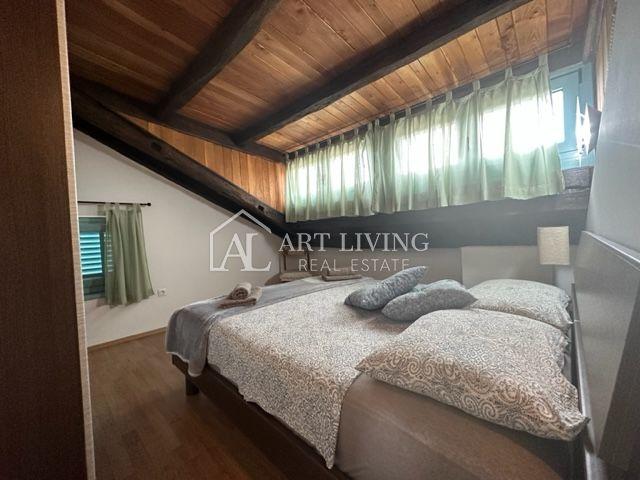 Istria, Poreč, surroundings - two-room apartment in the attic with use of a private pool