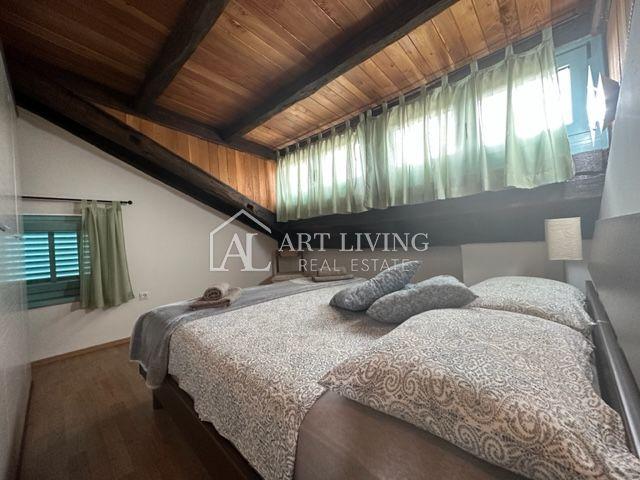 Istria, Poreč, surroundings - two-room apartment in the attic with use of a private pool