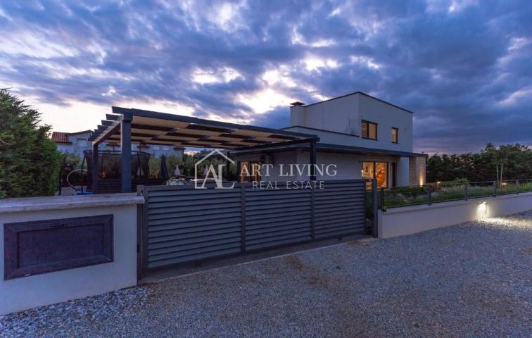 Poreč, Umgebung - moderne attraktive Villa mit Pool inmitten der Natur