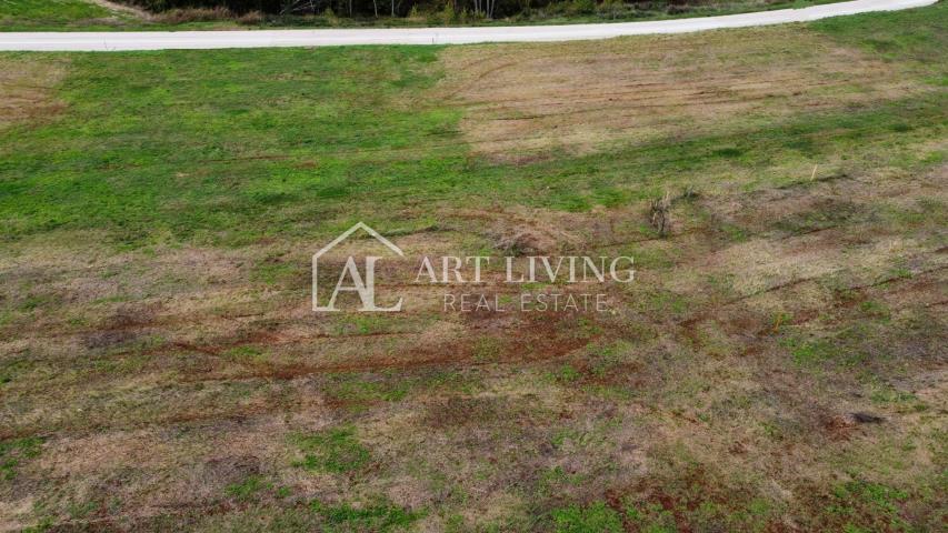 Poreč, Umgebung, attraktives Baugrundstück in der wunderschönen istrischen Landschaft