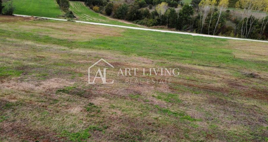 Poreč, Umgebung, attraktives Baugrundstück in der wunderschönen istrischen Landschaft