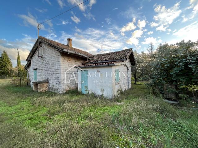 Umag, surroundings - OPPORTUNITY!! stone house for adaptation on a fantastic plot of land