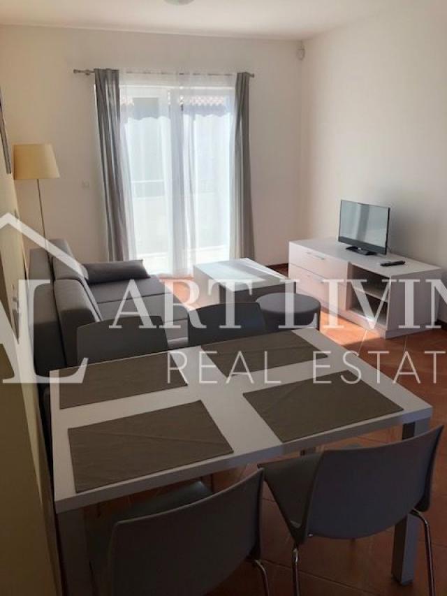 ISTRIA, PULA, surroundings - Modern apartment on the ground floor only 150 meters from the sea.