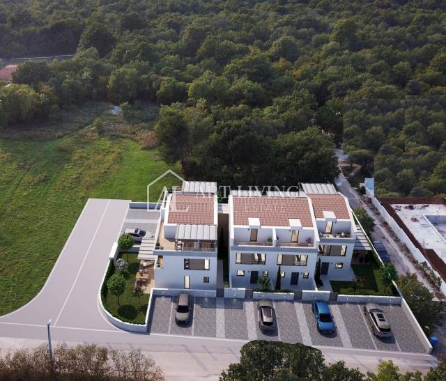 Istria, Poreč - modern terraced house on TOP!! location - NEW BUILDING!