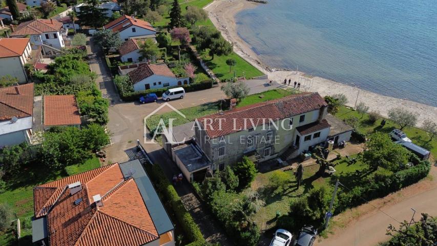 Istria, Novigrad, surroundings, unique autochthonous Istrian house with garden - only 30 meters from