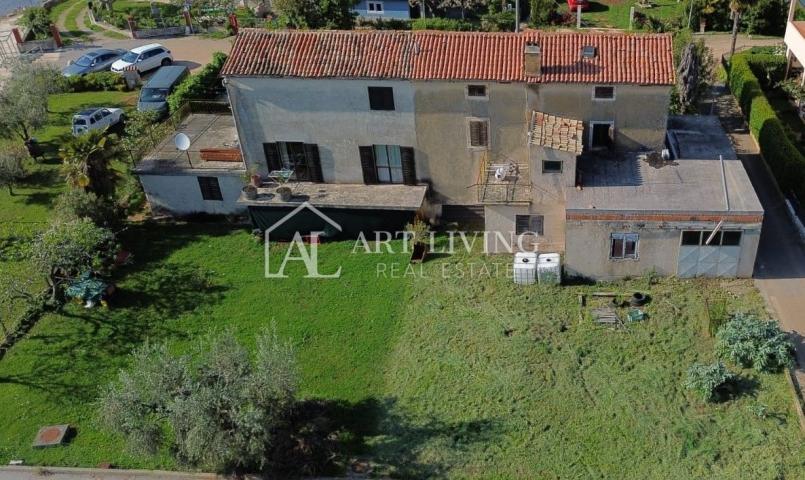 Istria, Novigrad, surroundings, unique autochthonous Istrian house with garden - only 30 meters from