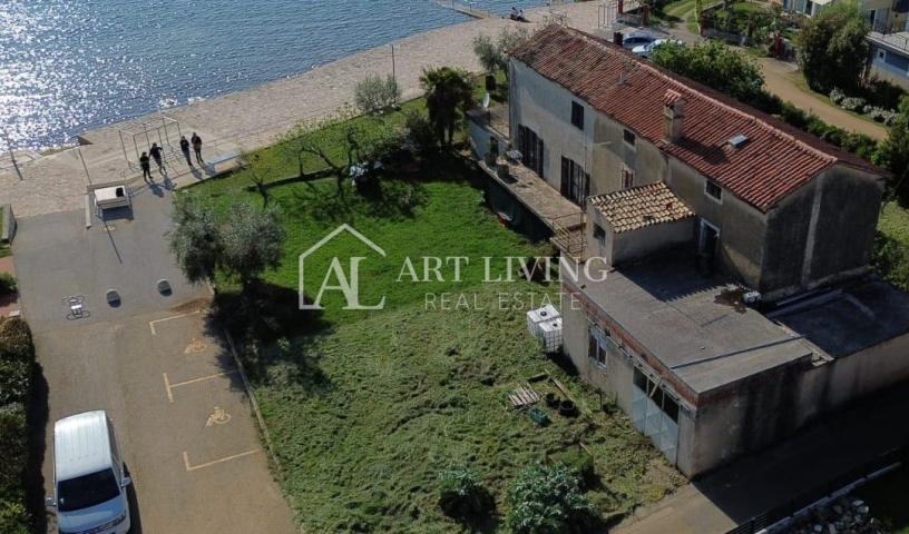 Istria, Novigrad, surroundings, unique autochthonous Istrian house with garden - only 30 meters from