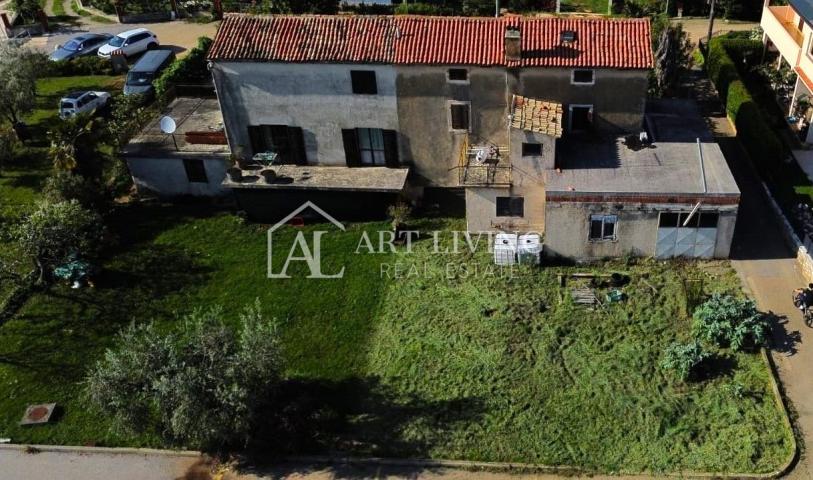 Istria, Novigrad, surroundings, unique autochthonous Istrian house with garden - only 30 meters from