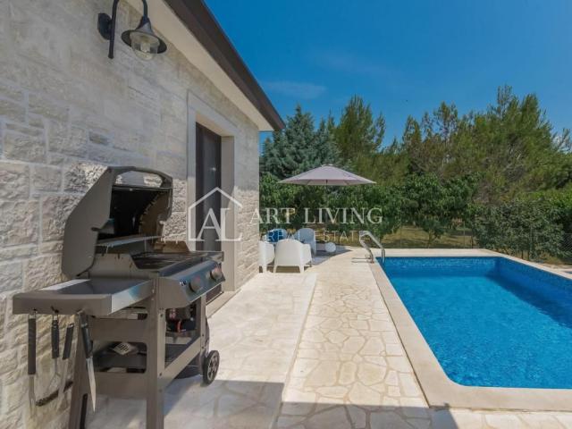 Istria, Novigrad, surroundings - a charming house with a swimming pool in a quiet and beautiful loca