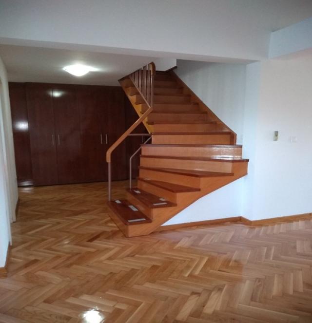 SAVSKI VENAC DEDINJE 130m2 , TERASA , 1000e