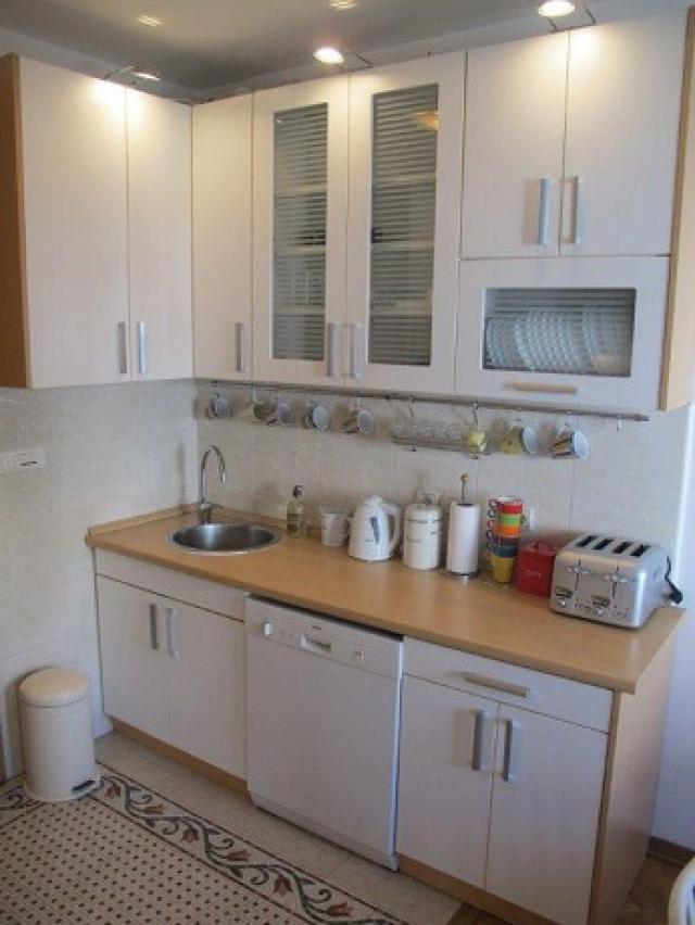 SAVSKI VENAC DEDINJE 90m2 , T , 1200e