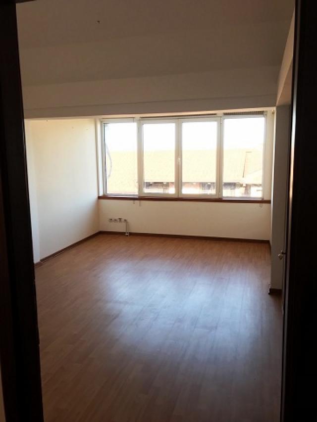 ZEMUN ALTINA 700m2 , 2500e