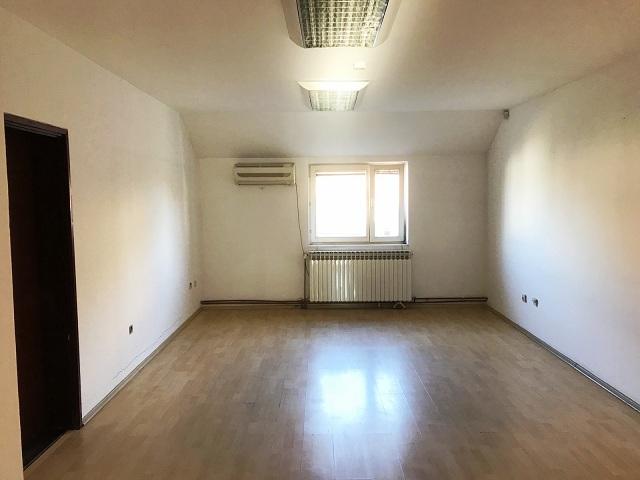 ZEMUN ALTINA 700m2 , 2500e