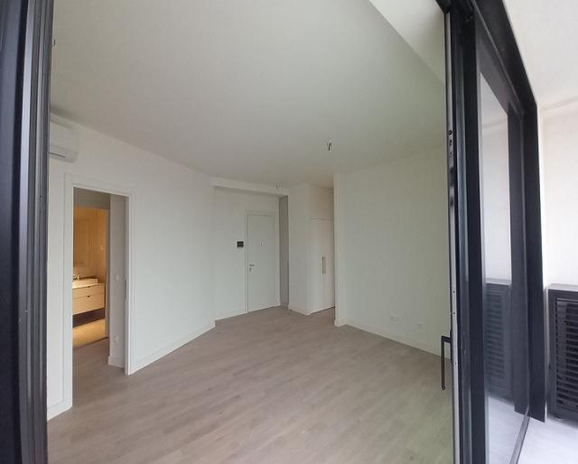 SAVSKI VENAC BEOGRAD NA VODI 90m2 , 1700e