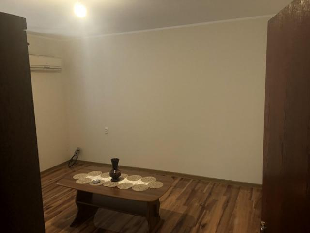 VOZDOVAC VOJVODE STEPE 200m2 , 400 , 2500e