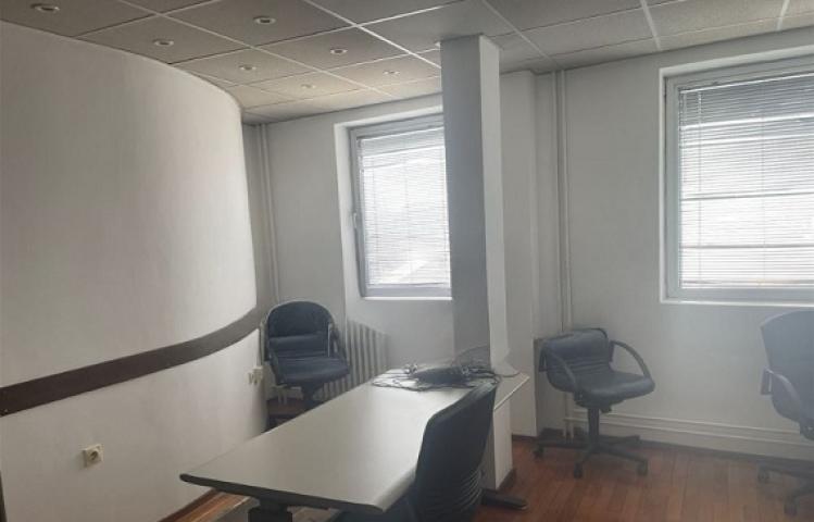 STARI GRAD STUDENSTKI TRG 200m2 , 2800e