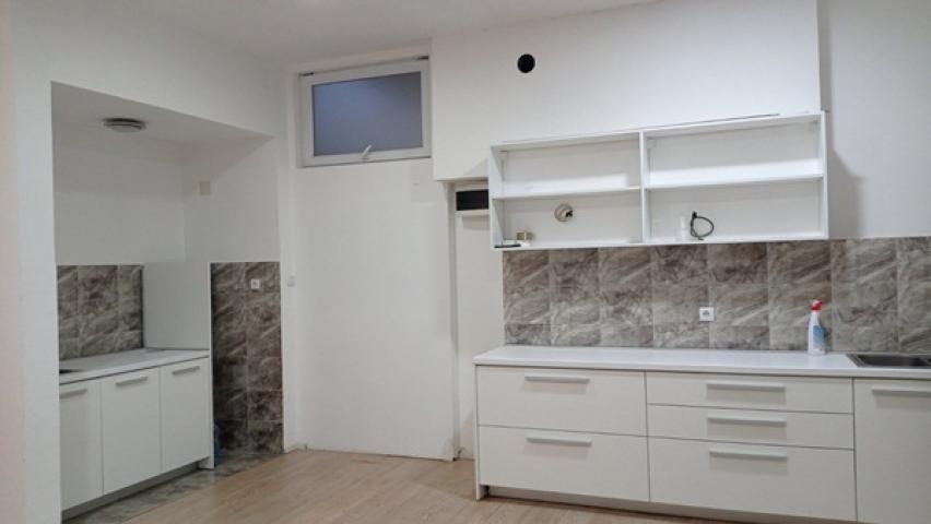 ZEMUN DONJI GRAD 350m2 , 2100e