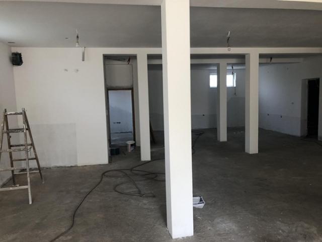 ZEMUN BATAJNICA 290m2 , 1450e