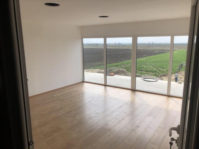 ZEMUN BATAJNICA 2900m2 , 10000e