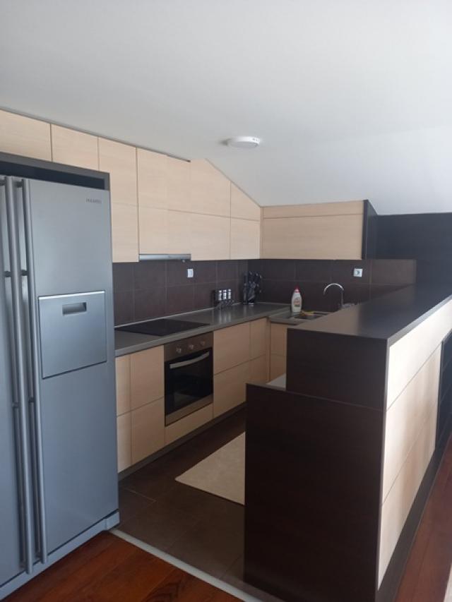 VOZDOVAC JAJINCI 180m2 , 850e