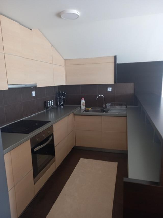 VOZDOVAC JAJINCI 180m2 , 850e