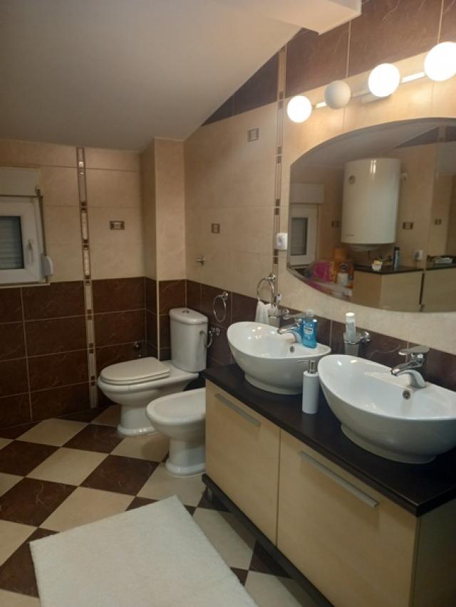 VOZDOVAC JAJINCI 180m2 , 850e