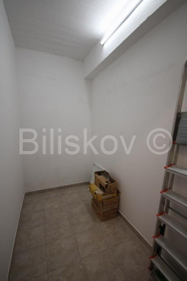 Split, Dobri,  jednosoban stan 44 m2, drvarnica 4 m2