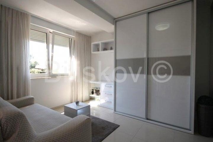 Split, Dobri,  jednosoban stan 44 m2, drvarnica 4 m2