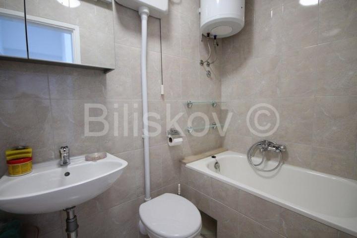 Split, Dobri,  jednosoban stan 44 m2, drvarnica 4 m2