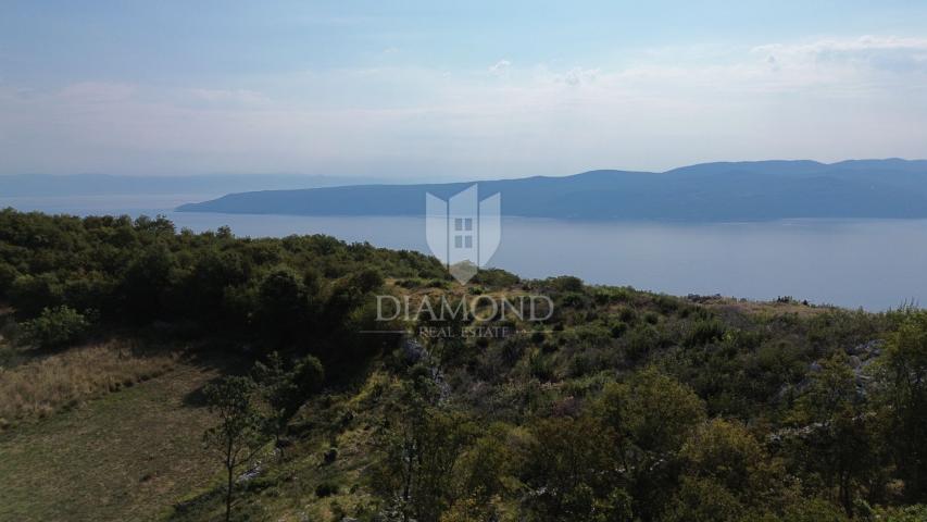 Brseč, Baugrundstück mit wunderschönem Blick auf das Meer