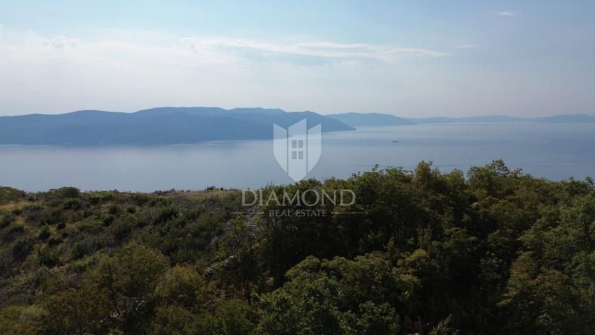 Brseč, Baugrundstück mit wunderschönem Blick auf das Meer